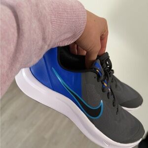 Nike Gray and Blue Lightweight Running Sneakers